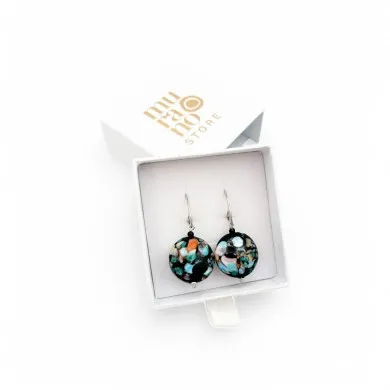 POLLOK | Brincos com pingente salpicado de preto | Murano Store