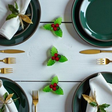 JULLY, Weihnachtsstechpalme mit roten Beeren | Murano-Store