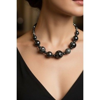 ARDESIA | Halskette mit anthrazitgrau geschliffenen Perlen, Muranoglas