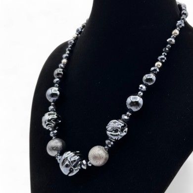 ARDESIA | Collier avec perles polies gris anthracite, verre de Murano