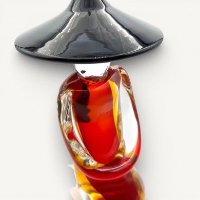 SAIGON | Chinese Kneeling | Red and Amber Figurine | Murano Glass | Murano-Store