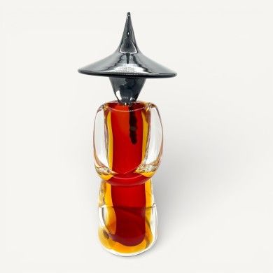 SAIGON | Kniender Chinese | Rote und bernsteinfarbene Figur | Muranoglas | Murano-Store