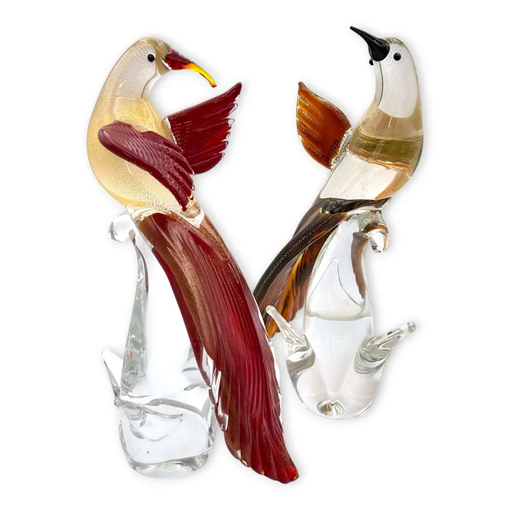 LORE – Paar stilisierte Kolibri-Skulpturen aus Muranoglas, verziert mit Blattgold und Silber