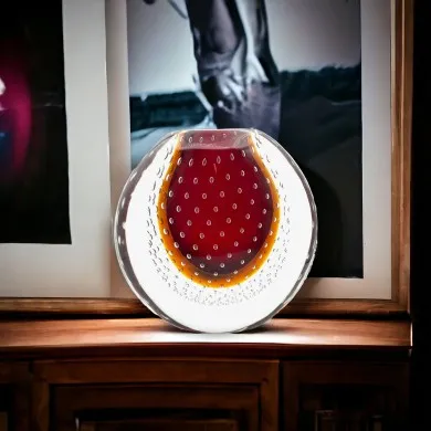 VIRGINIA – Künstlerische Vase aus getauchtem Muranoglas FEUERROT