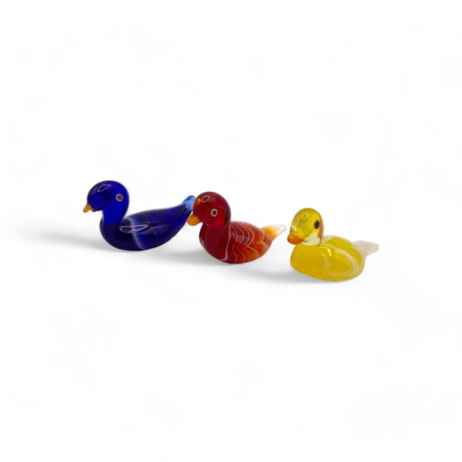 DUCKIES – Trio aus farbigen Enten aus Muranoglas